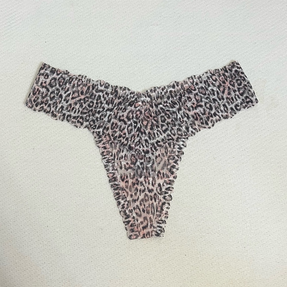 victoria’s secret pink cheetah print thong